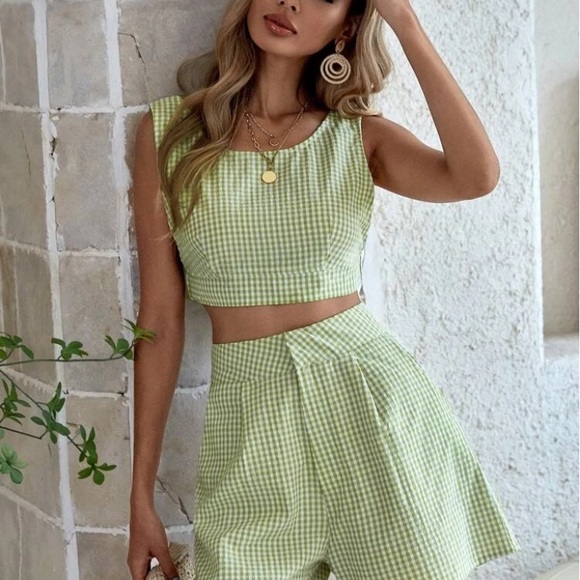 Light Green Gingham Top, Size XS, Like New, - Picture 3 of 12